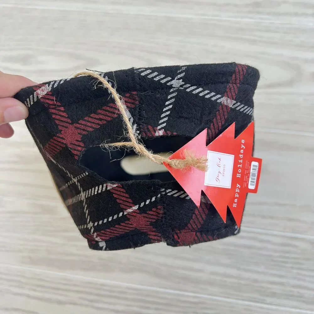 Gray Oak Studio Happy Holiday Black Plaid Handle Fabric Basic